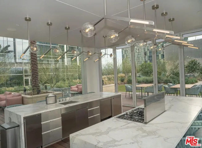 877 Francisco Street 1625, Los Angeles, California 90017