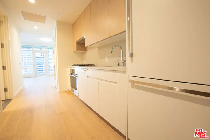 877 Francisco Street 1625, Los Angeles, California 90017