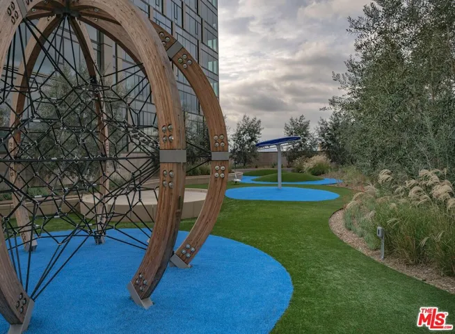877 Francisco Street 1625, Los Angeles, California 90017