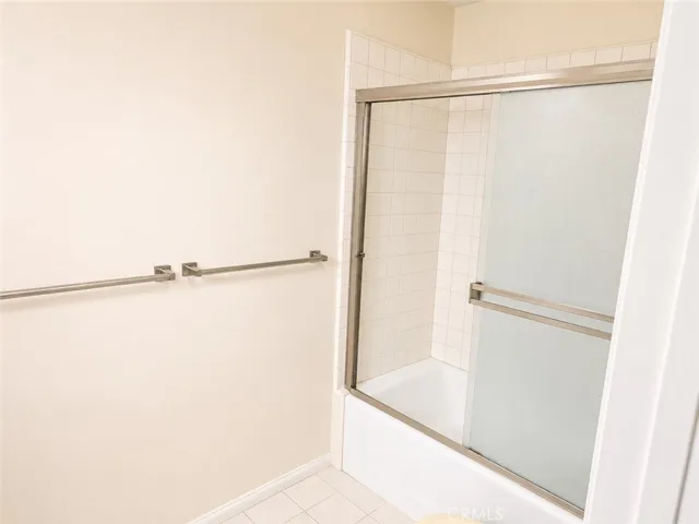 2 Bedroom Bathroom
