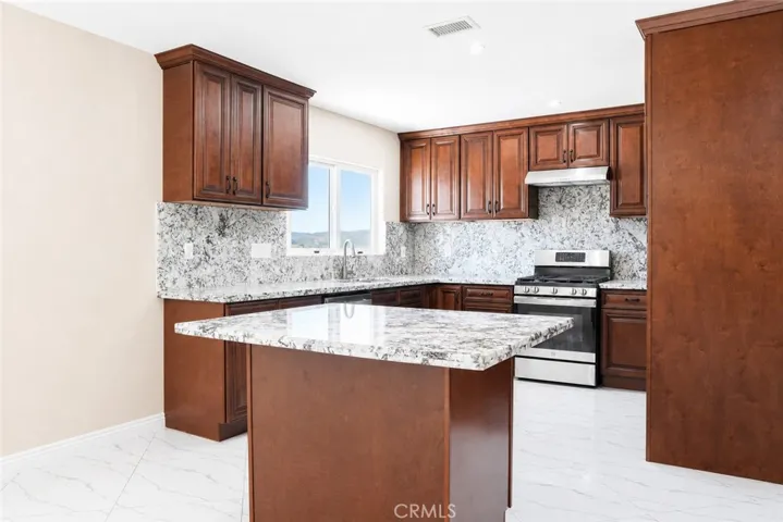 1387 W Francis, Ontario, California 91762