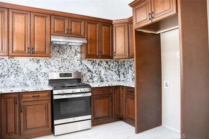 1387 W Francis, Ontario, California 91762