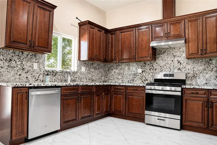 1387 W Francis, Ontario, California 91762