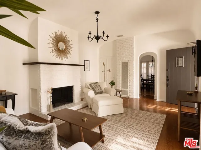 830 N Gardner Street Street 1/2, Los Angeles, California 90036