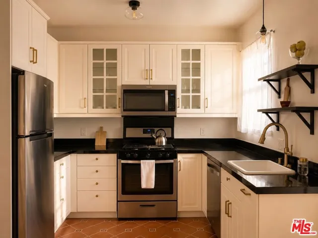 830 N Gardner Street Street 1/2, Los Angeles, California 90036