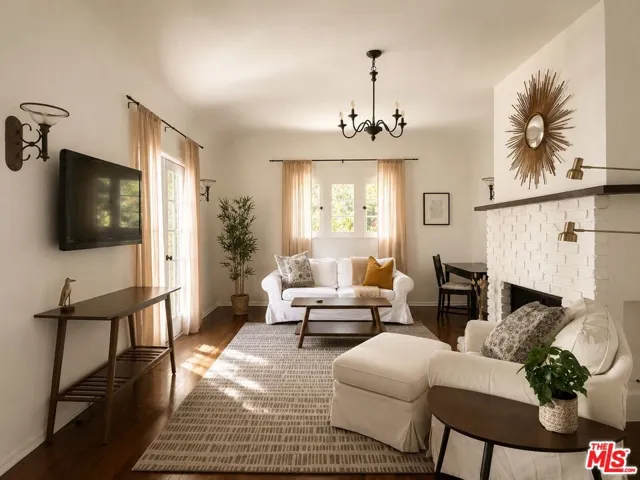 830 N Gardner Street Street 1/2, Los Angeles, California 90036