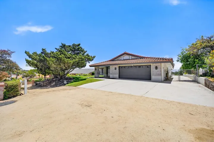 5573 Bluff St Street, Norco, California 92860