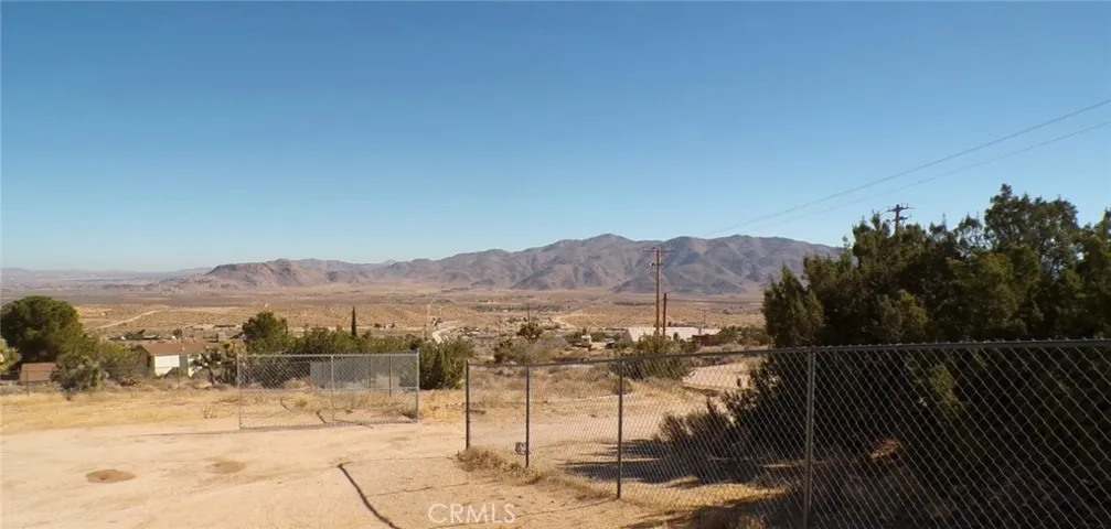 9074 Milpas, Apple Valley, California 92308