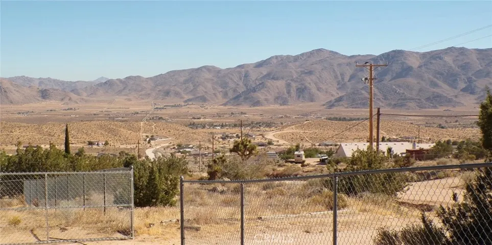 9074 Milpas, Apple Valley, California 92308