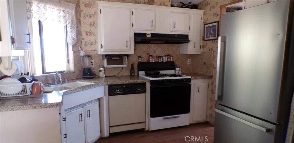 9074 Milpas, Apple Valley, California 92308