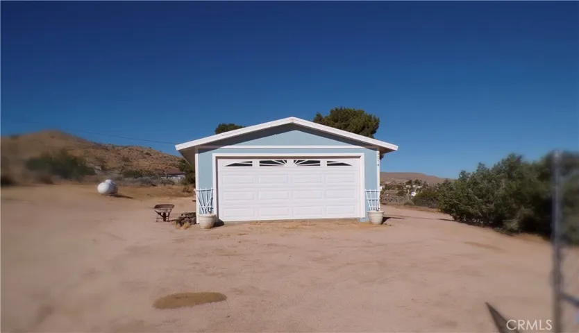 9074 Milpas, Apple Valley, California 92308