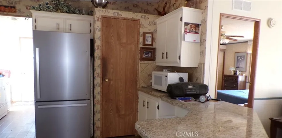 9074 Milpas, Apple Valley, California 92308