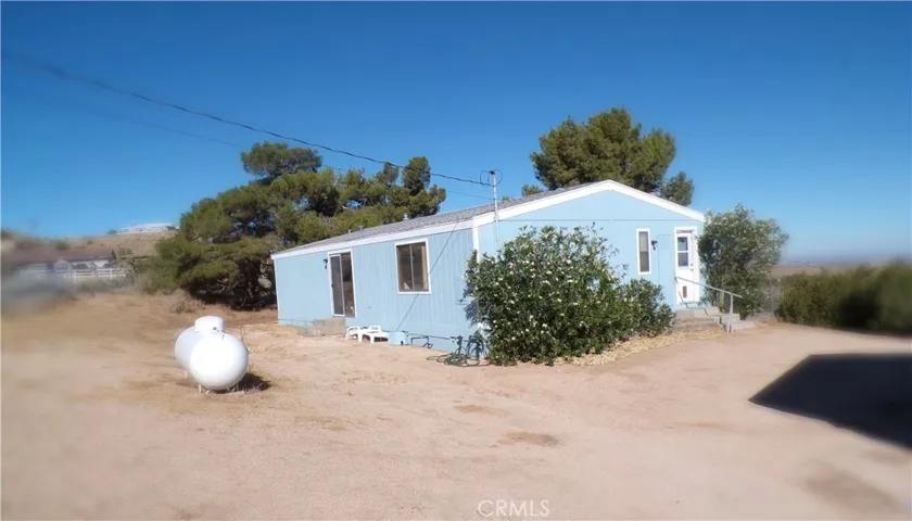 9074 Milpas, Apple Valley, California 92308