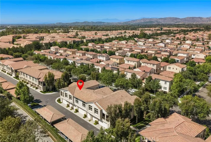 110 Rose Arch, Irvine, California 92620
