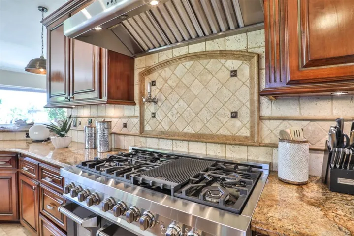 39520 Colleen Way, Temecula, California 92592