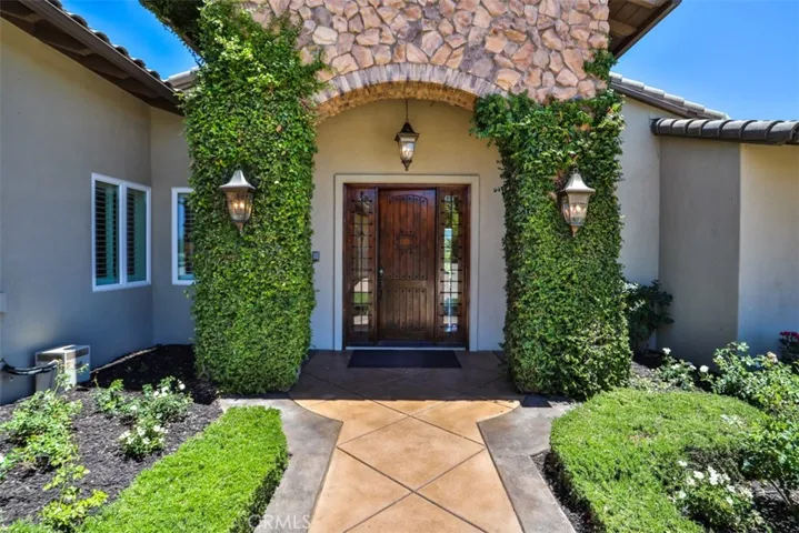 39520 Colleen Way, Temecula, California 92592