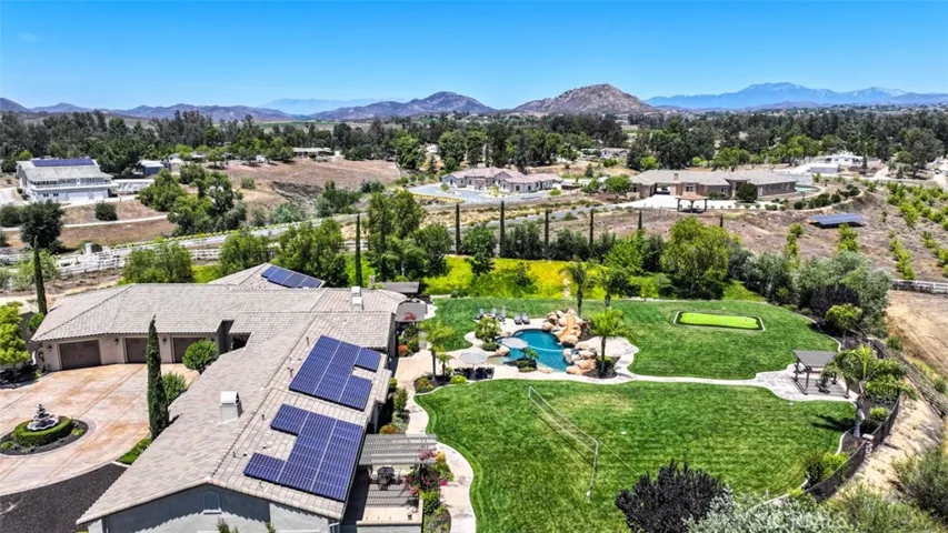 39520 Colleen Way, Temecula, California 92592