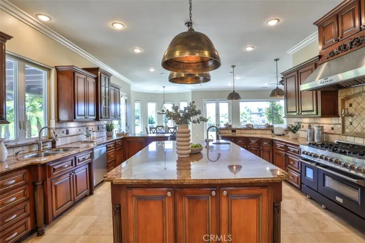 39520 Colleen Way, Temecula, California 92592