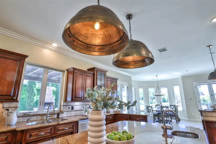 39520 Colleen Way, Temecula, California 92592