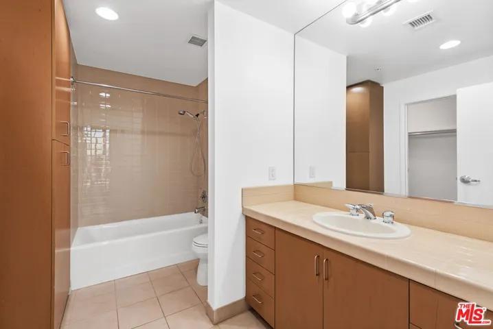 13700 Marina Pointe Drive 630, Marina Del Rey, California 90292