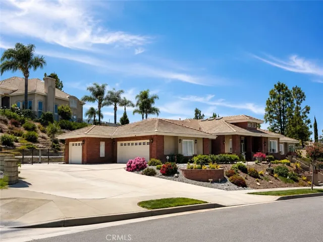748 La Solana Drive, Redlands, California 92373