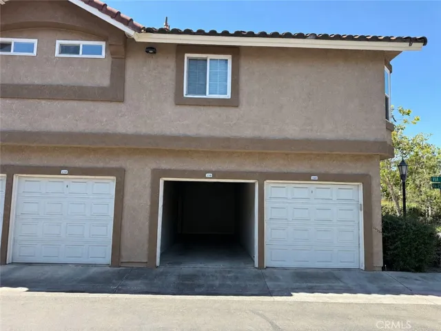 Private 1 Car Garage -15 VIA HERMOSA RSM