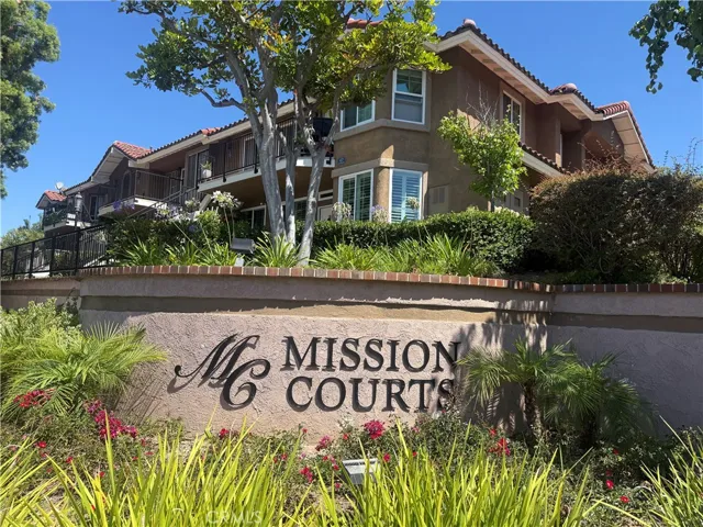 Mission Courts-15 VIA HERMOSA RSM