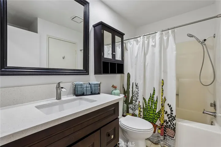 2nd Bathroom -15 VIA HERMOSA RSM