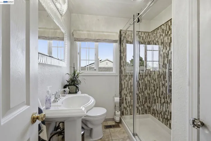 24025 2nd St, Hayward, California 94541
