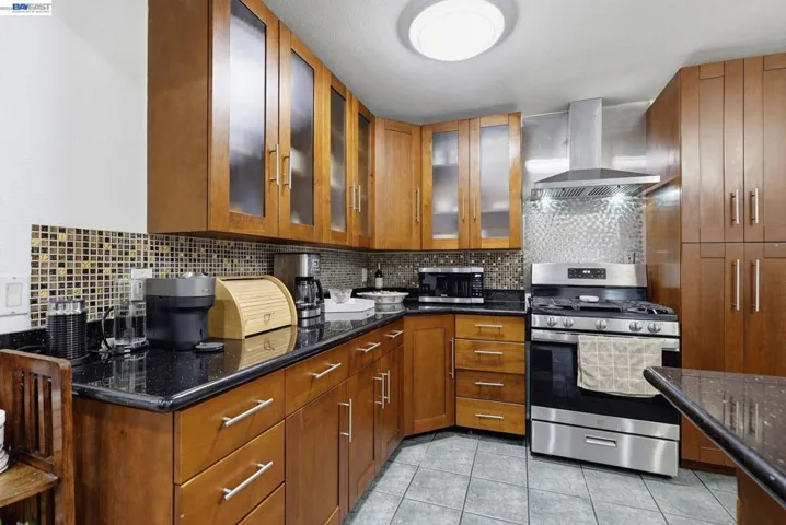 24025 2nd St, Hayward, California 94541