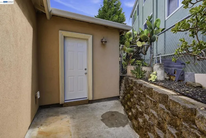 24025 2nd St, Hayward, California 94541