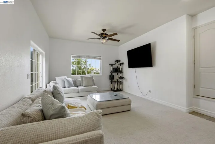 24025 2nd St, Hayward, California 94541