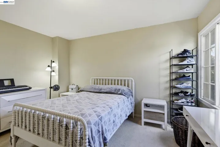 24025 2nd St, Hayward, California 94541