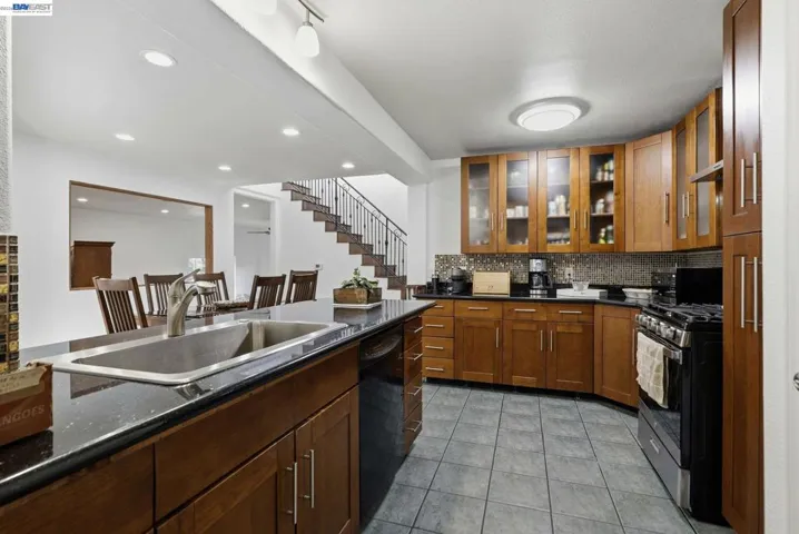 24025 2nd St, Hayward, California 94541