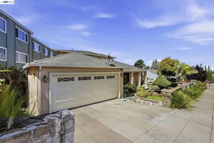 24025 2nd St, Hayward, California 94541