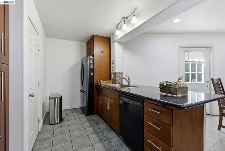 24025 2nd St, Hayward, California 94541