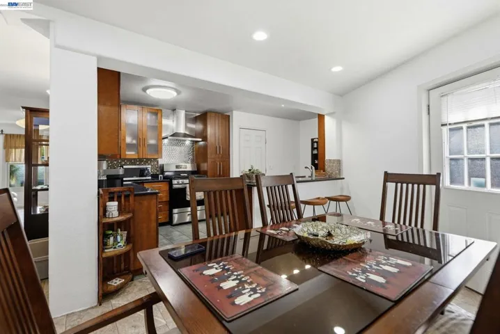 24025 2nd St, Hayward, California 94541