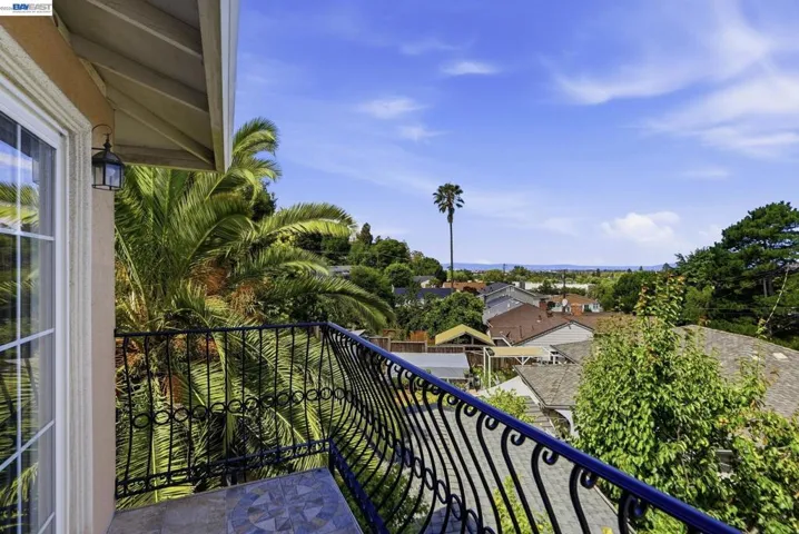24025 2nd St, Hayward, California 94541