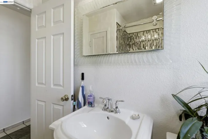 24025 2nd St, Hayward, California 94541