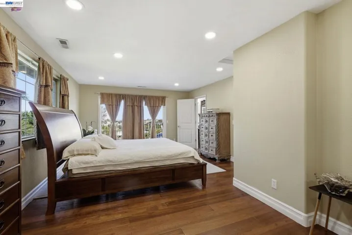 24025 2nd St, Hayward, California 94541