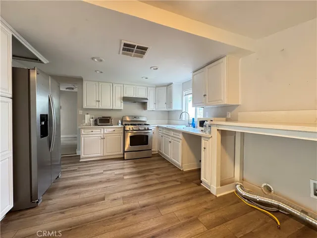 412 Beech, Bakersfield, California 93304