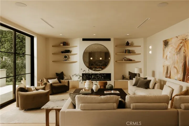 4521 Mary Ellen Avenue, Sherman Oaks, California 91423