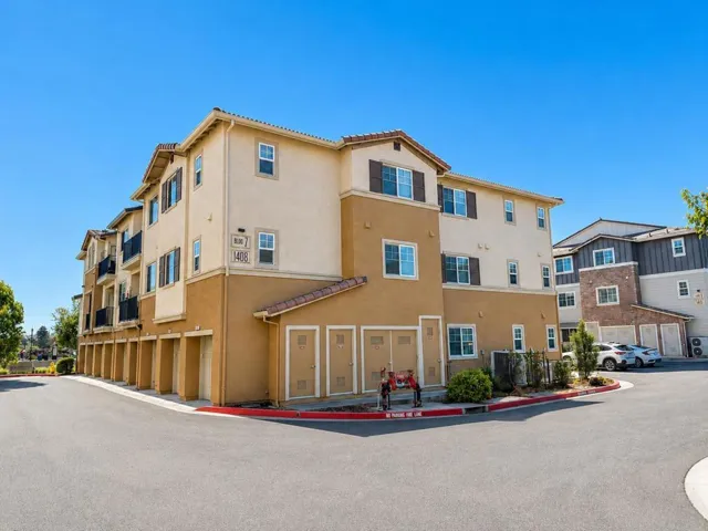 1408 Mauro Pietro Drive 7-202, Petaluma, California 94954