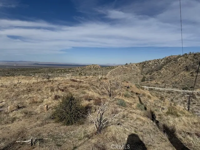 0 200, Llano, California 93544