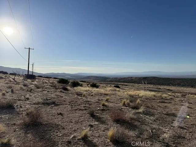 0 200, Llano, California 93544