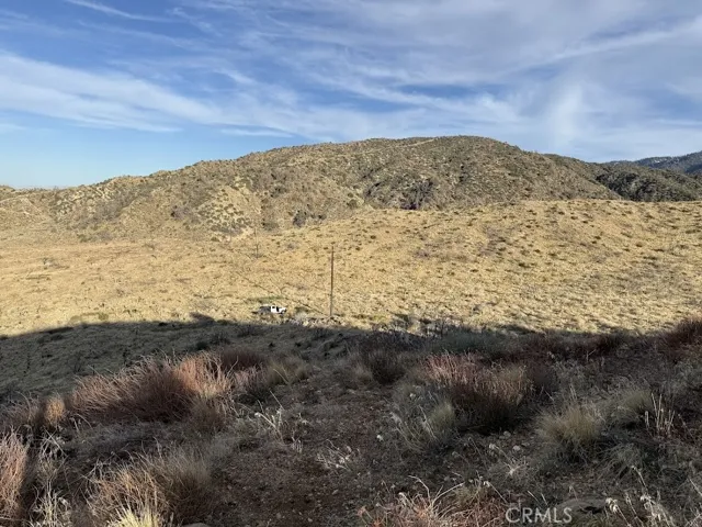 0 200, Llano, California 93544