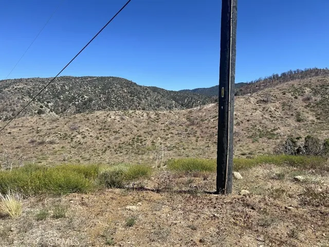 0 200, Llano, California 93544