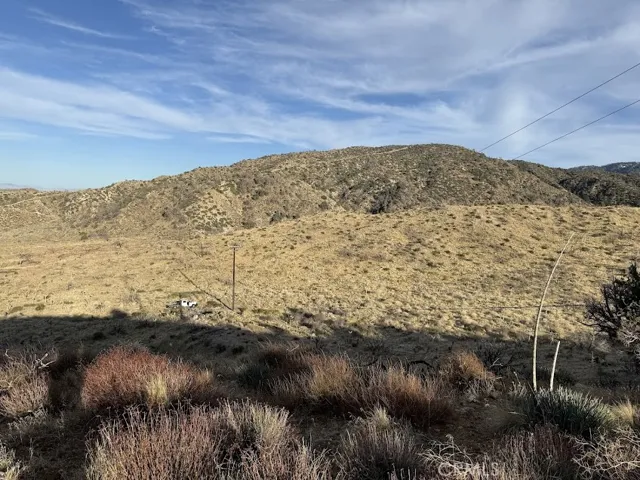 0 200, Llano, California 93544