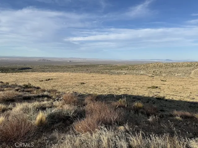 0 200, Llano, California 93544