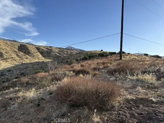 0 200, Llano, California 93544